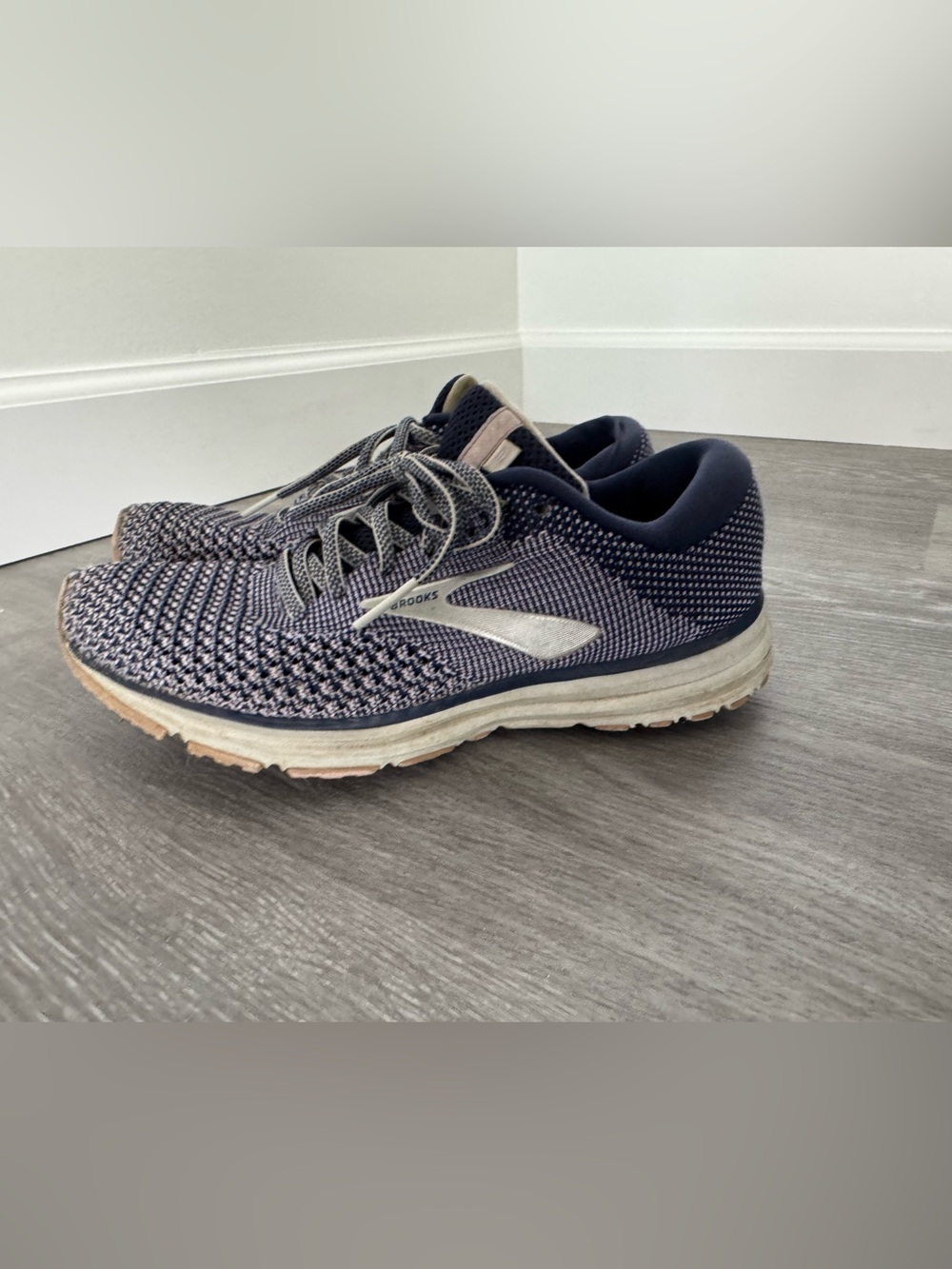 Brooks Women’s purple Knit Running Sneakers ✨